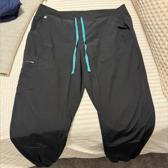 Figs Zamora Jogger Scrub Pant - Picture 2 of 3